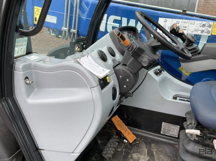 2017 New Holland LM7.42 Telehandler 5700 Euro - Image 4