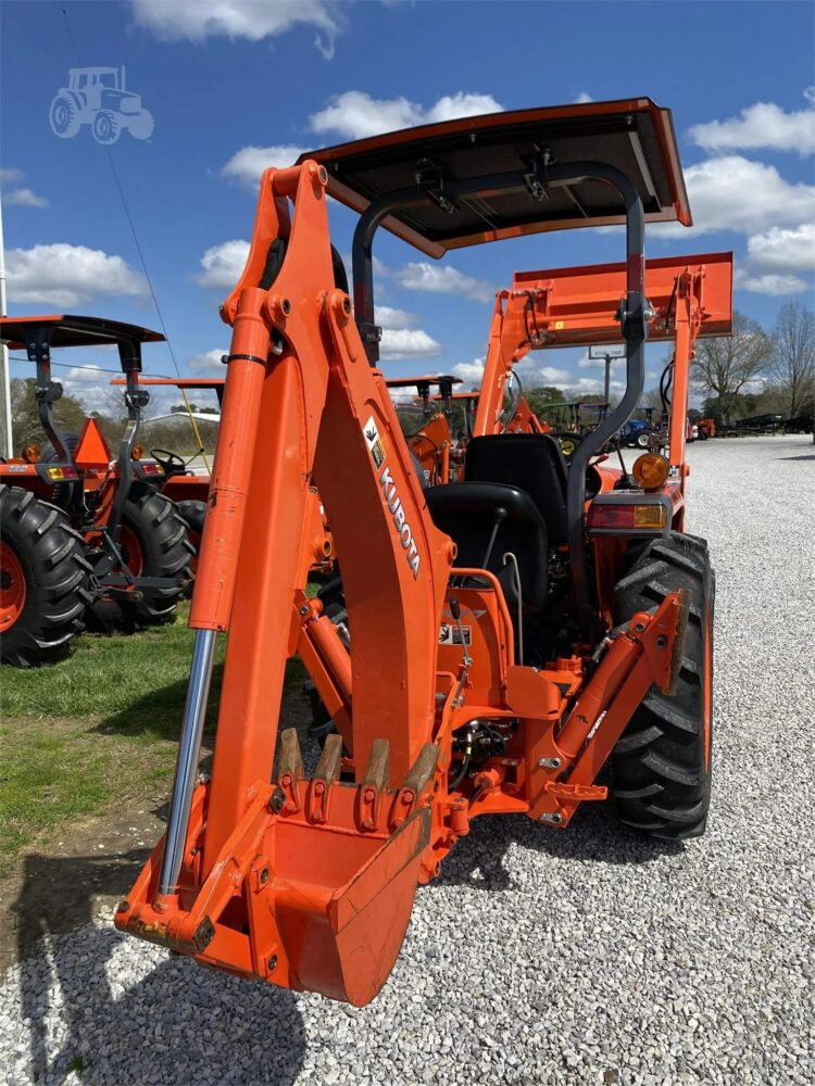 2016 KUBOTA L2501 5900 Euro - Image 4