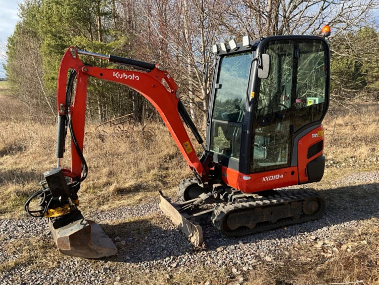 2017 Kubota KX019-4 Mini excavator with tiltrotator and 3 buckets
