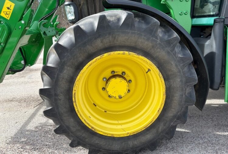 2007 John Deere 6430 Premium Tractor with front loader and front lift - Image 5
