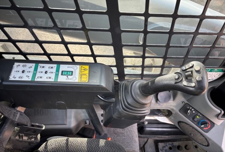 2017 Bobcat A770 - Compact loader - (4x4) - Image 5