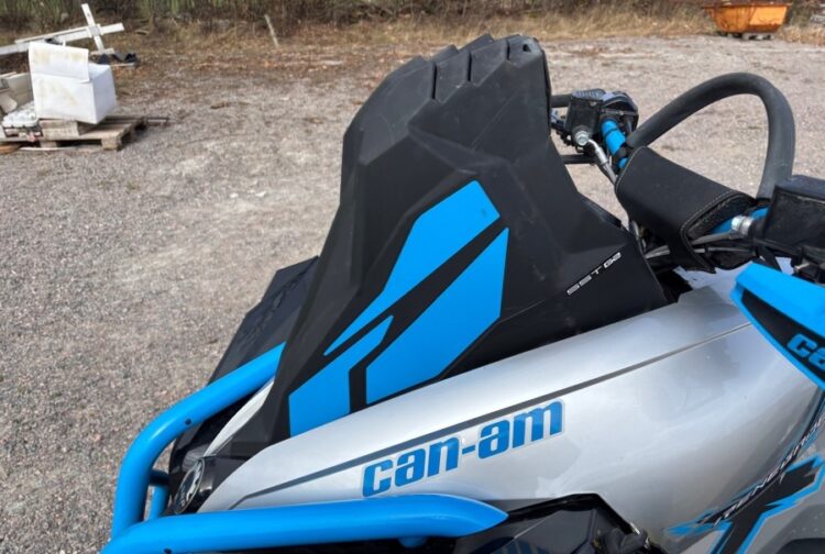 2016 Can-Am Renegade 1000 ATV 4x4 - Image 35