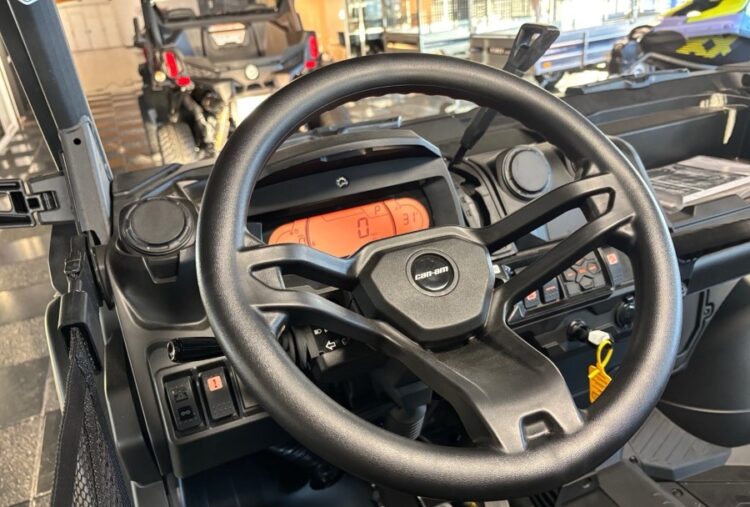 2023 Can-Am Traxter PRO XU HD10 T ABS (UTV-ATV) 4X4! - Image 4