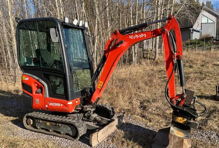 2017 Kubota KX019-4 Mini excavator with tiltrotator and 3 buckets - Image 8