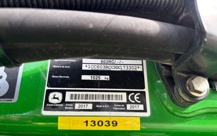 2007 John Deere 6430 Premium Tractor with front loader and front lift - Image 3