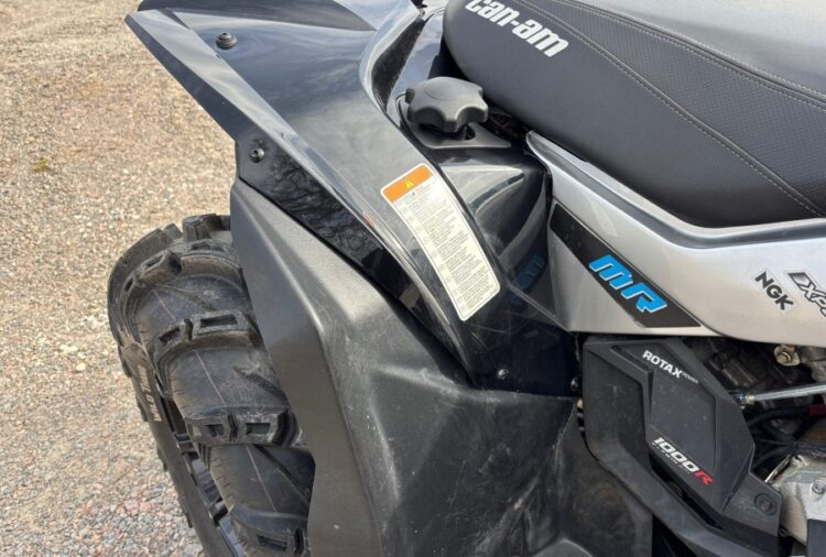 2016 Can-Am Renegade 1000 ATV 4x4 - Image 24