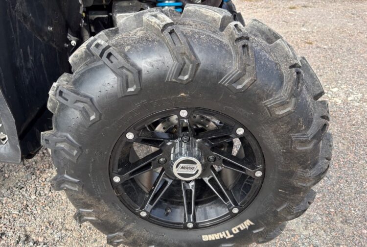 2016 Can-Am Renegade 1000 ATV 4x4 - Image 9