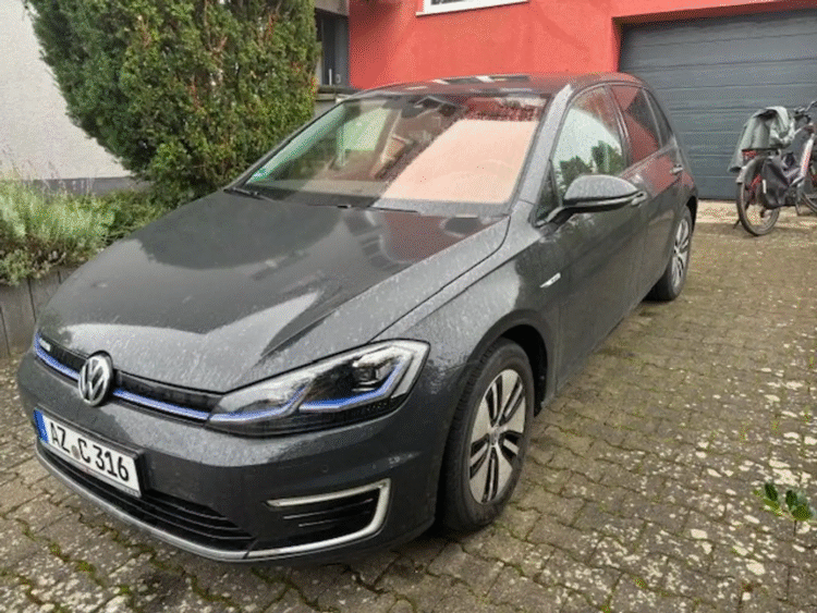 2020 Volkswagen Golf e-Golf e-Golf - Image 6
