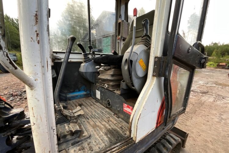 2004 Kubota KX61-3 mit 4 Schaufeln - Image 15